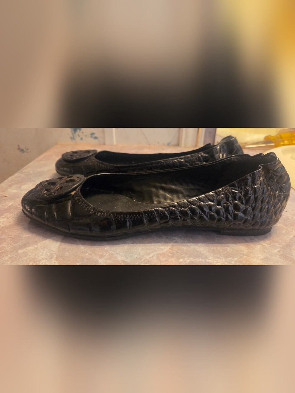 Tory Burch Black Patent Logo Croc Print Ballet Flats - Picture 4 of 7
